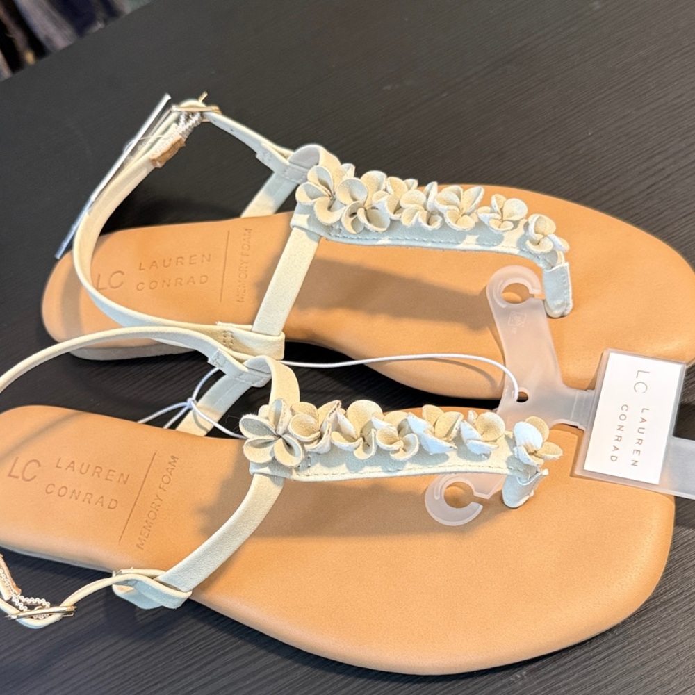 LC Lauren Conrad Tan Floral Sandals - Picture 2 of 5